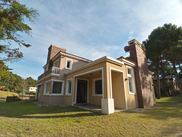 Moderna casa 4 habitaciones  Pinamar