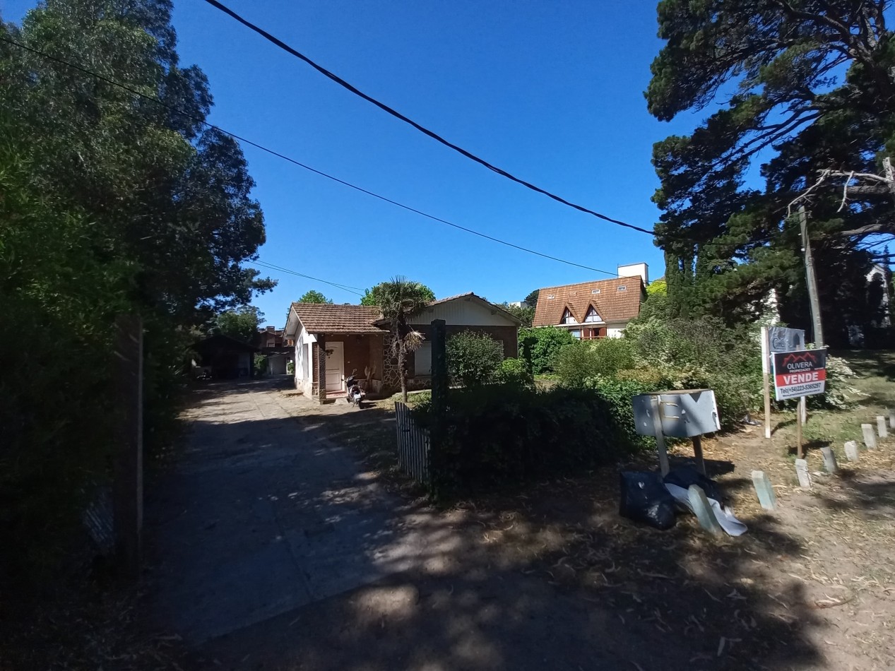 Lote Multifamiliar con dos casas en Pinamar