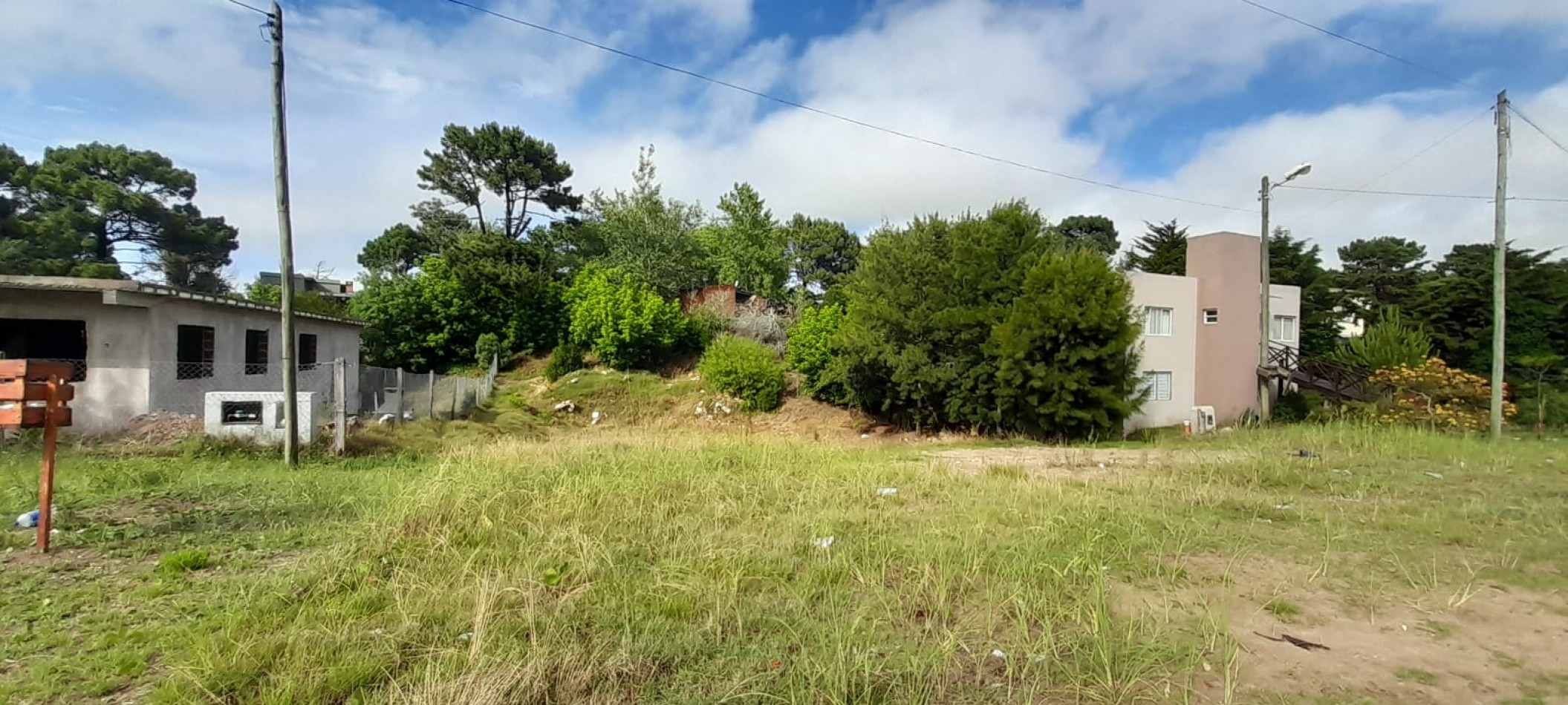 Amplio terreno/lote en Ostende.