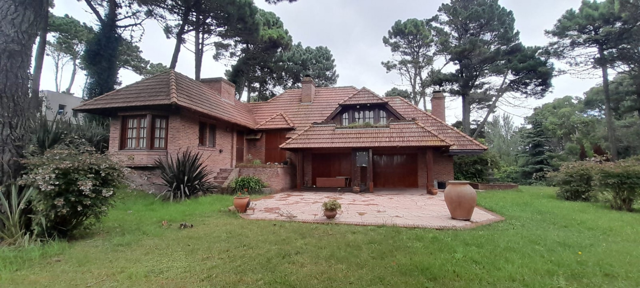 Casa de 5 ambientes. Zona Golf: Excepcional Calidad Constructiva