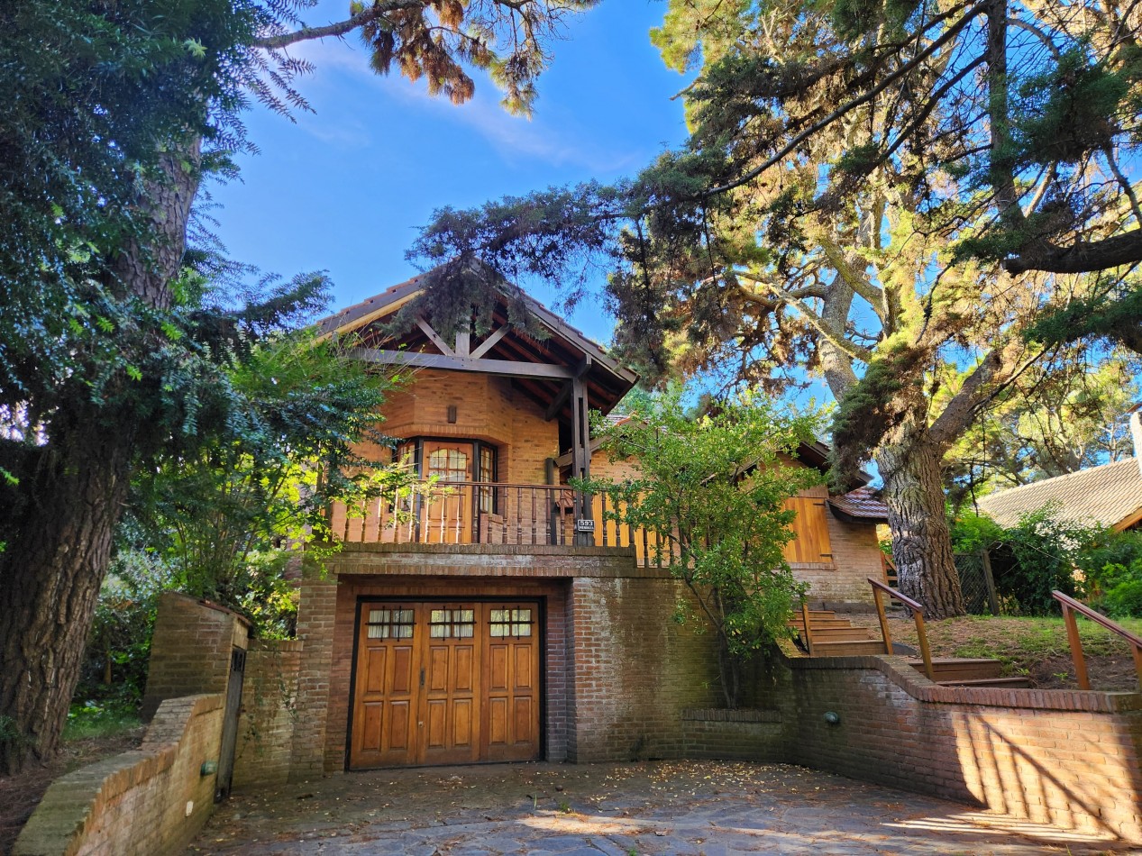 Residencia de estilo tradicional en Valeria del Mar