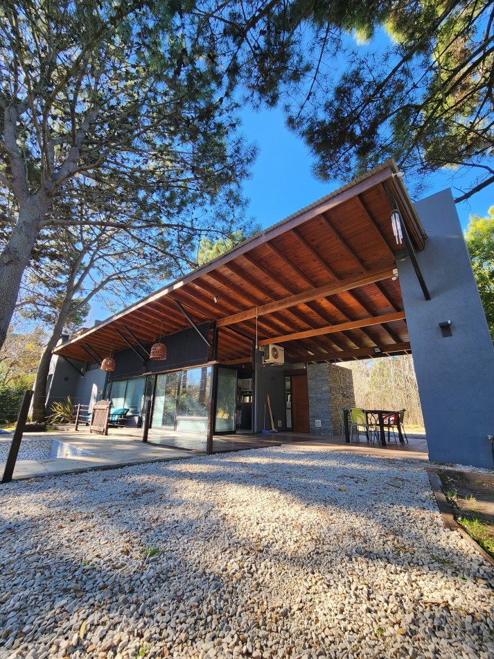 Oportunidad Unica: Casa con Jardin y Pileta en Lomas de Valeria. 