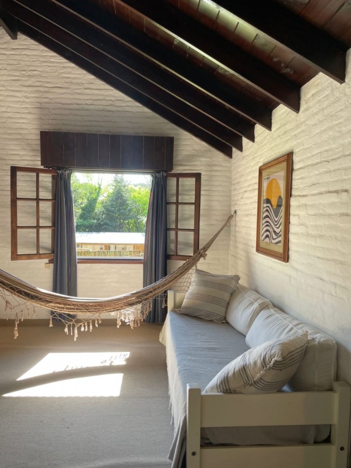 Casa de excelente calidad constructiva muy cerca del mar - Pinamar. 