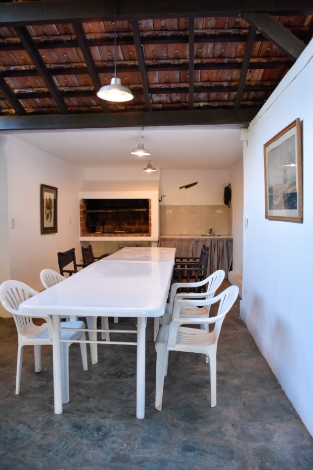 Casa de excelente calidad constructiva muy cerca del mar - Pinamar. 