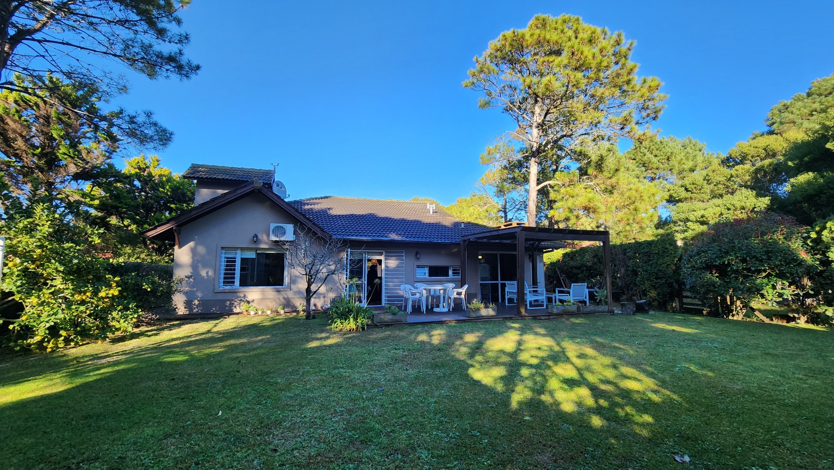 Casa en Venta Pinamar Zona B5 3 Dormitorios + Playroom Gas Natural Amplio jardin