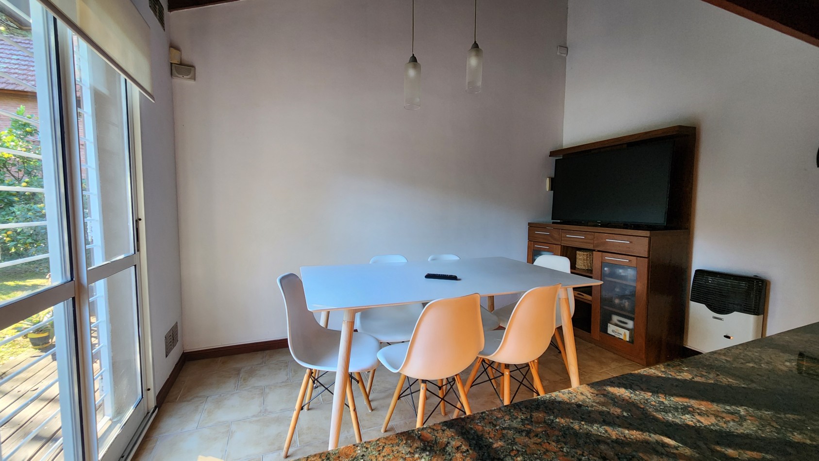 Casa en Venta Pinamar Zona B5 3 Dormitorios + Playroom Gas Natural Amplio jardin