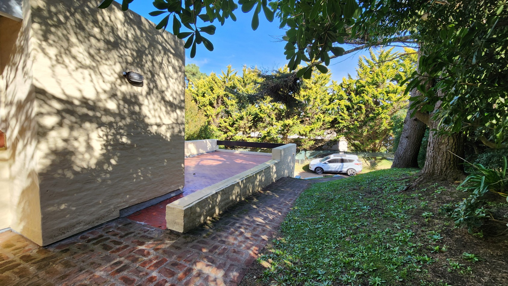 Casa en Venta Pinamar Centro-Playa 3 Dormitorios + Dependencia + Parrilla + Jardin + Terraza - Gas natural