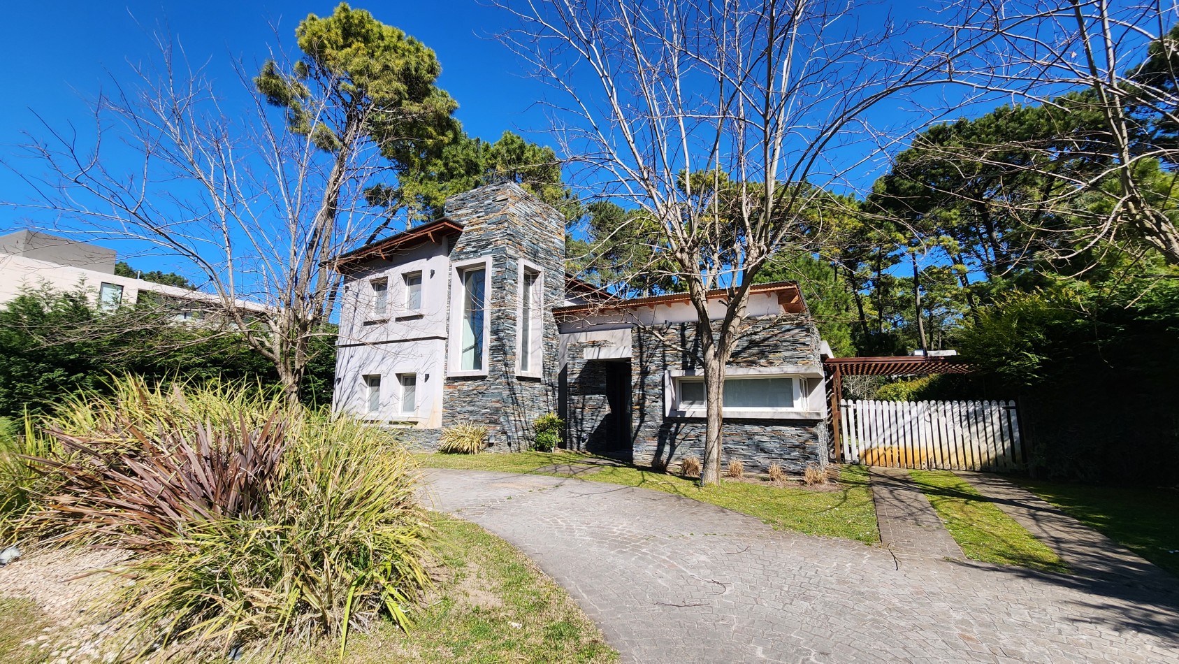 Casa minimalista de 4 dormitorios Pinamar