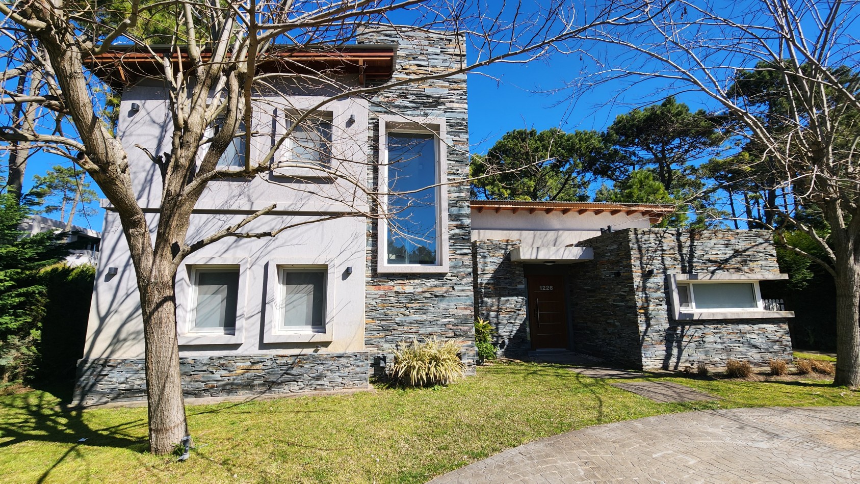 Casa minimalista de 4 dormitorios Pinamar