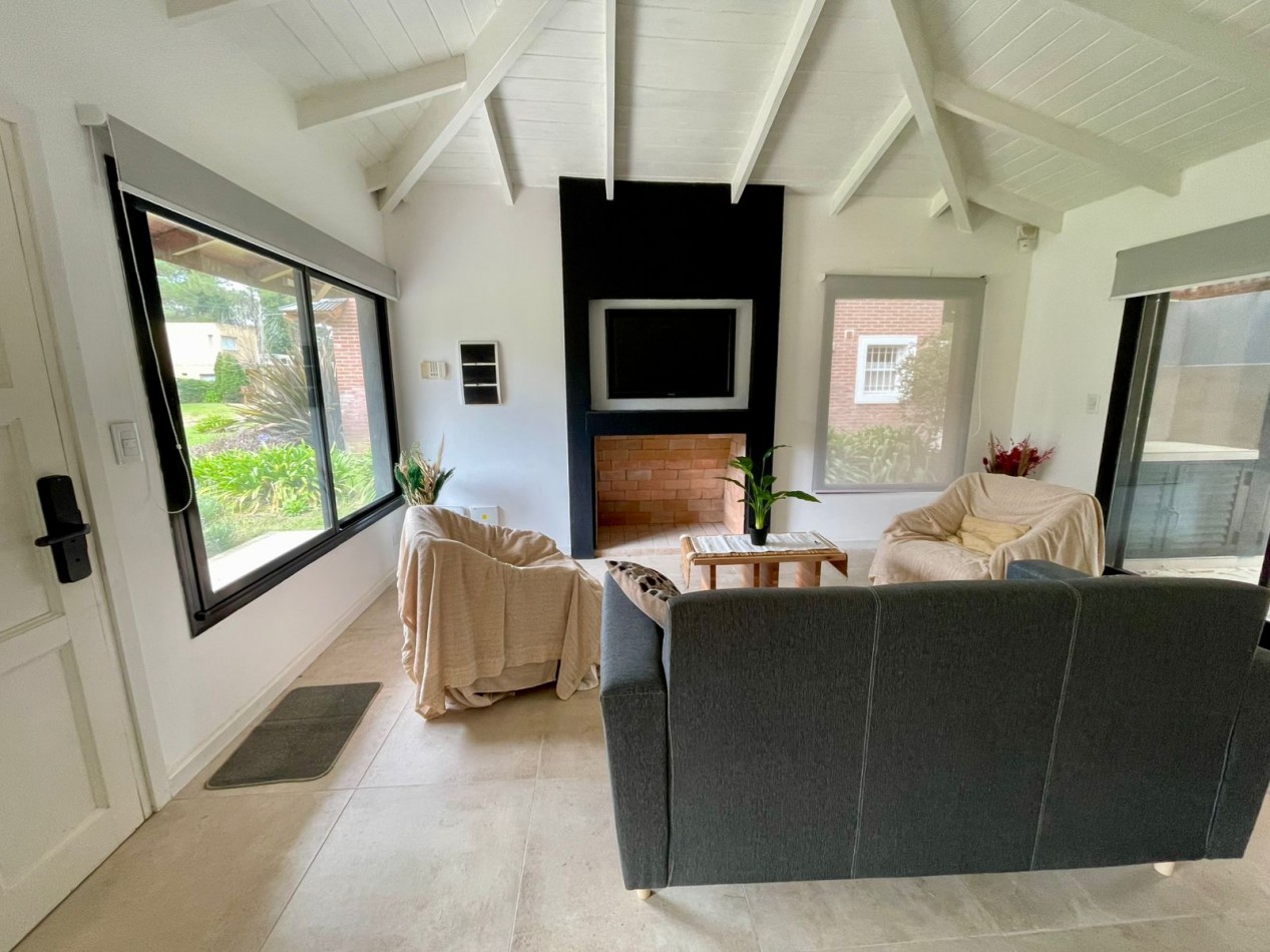 Casa en Venta A estrenar Pinamar Lasalle  4 ambientes + Galeria + Lavadero FINANCIA