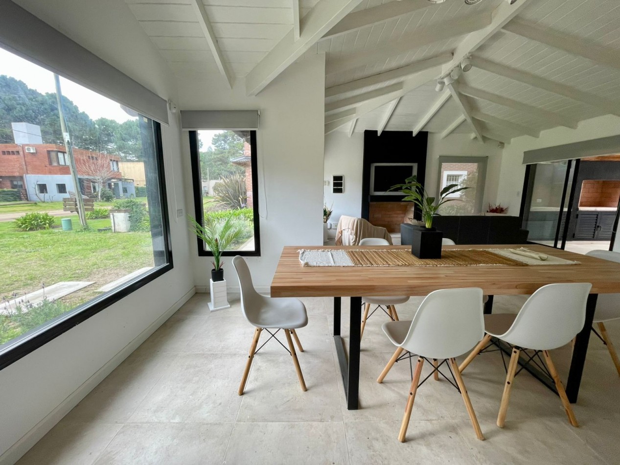 Casa en Venta A estrenar Pinamar Lasalle  4 ambientes + Galeria + Lavadero FINANCIA
