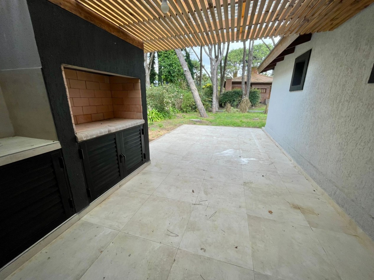 Casa en Venta A estrenar Pinamar Lasalle  4 ambientes + Galeria + Lavadero FINANCIA