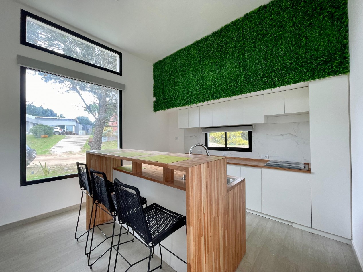 Casa en Venta en Pinamar A Estrenar Zona Nayades 4 ambientes + 2 Baños + Galeria Techada + Gas natural FINANCIA 50%