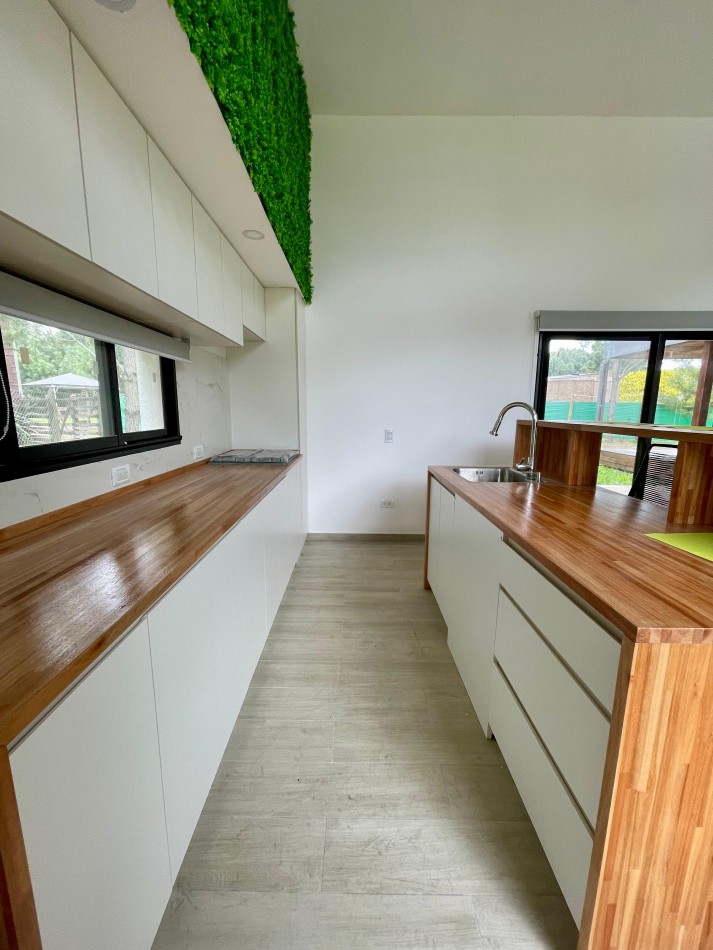 Casa en Venta en Pinamar A Estrenar Zona Nayades 4 ambientes + 2 Baños + Galeria Techada + Gas natural FINANCIA 50%