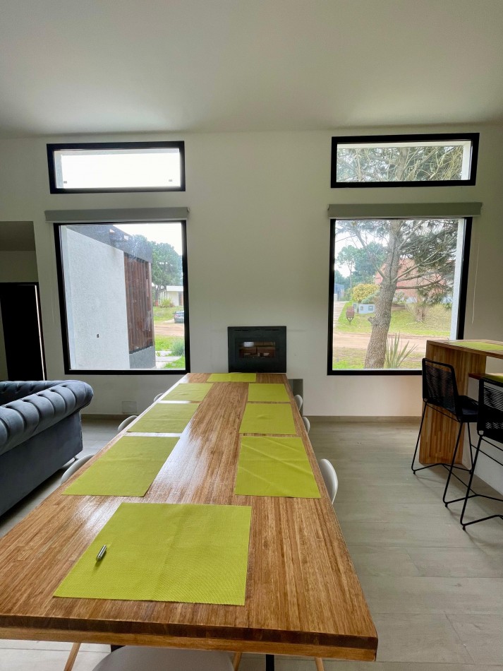 Casa en Venta en Pinamar A Estrenar Zona Nayades 4 ambientes + 2 Baños + Galeria Techada + Gas natural FINANCIA 50%