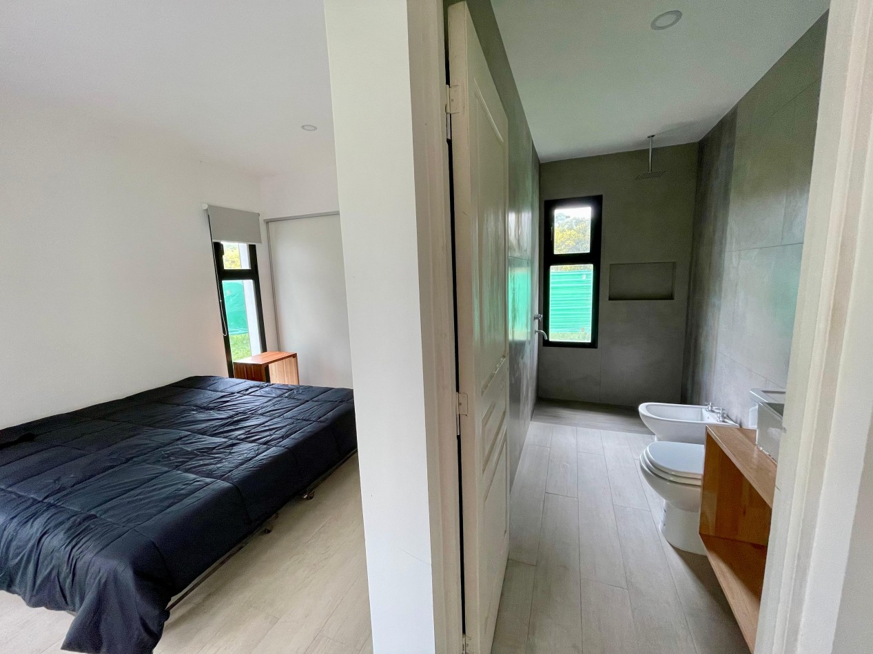 Casa en Venta en Pinamar A Estrenar Zona Nayades 4 ambientes + 2 Baños + Galeria Techada + Gas natural FINANCIA 50%