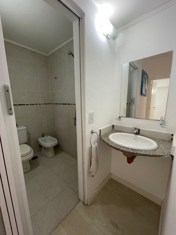 Departamento en Venta en Pinamar 3 Ambientes Zona centro Gas natural Remodelado. FINANCIA.