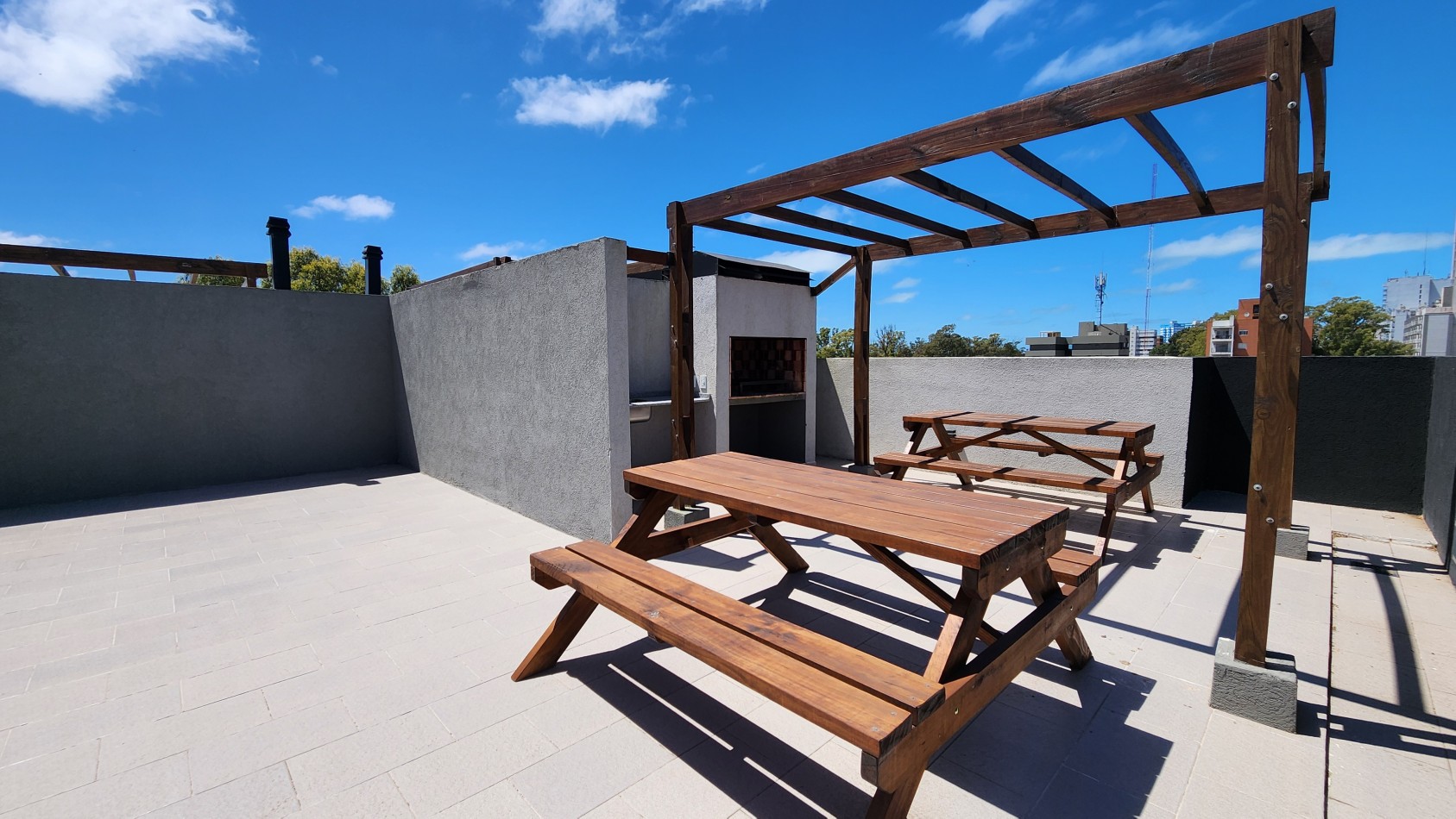 Departamento 2 ambientes nuevo Balcon y Terraza Zona Centro