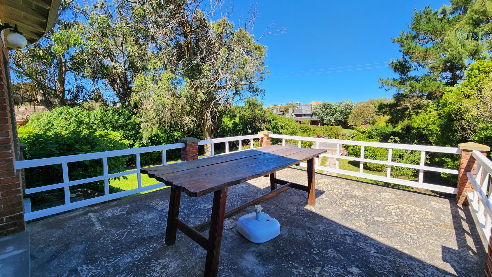 Casa en Venta Pinamar Zona Iglesia A 200 mts del Mar 4 Dormitorios Terraza Garage Jardin Garaje Gas natural