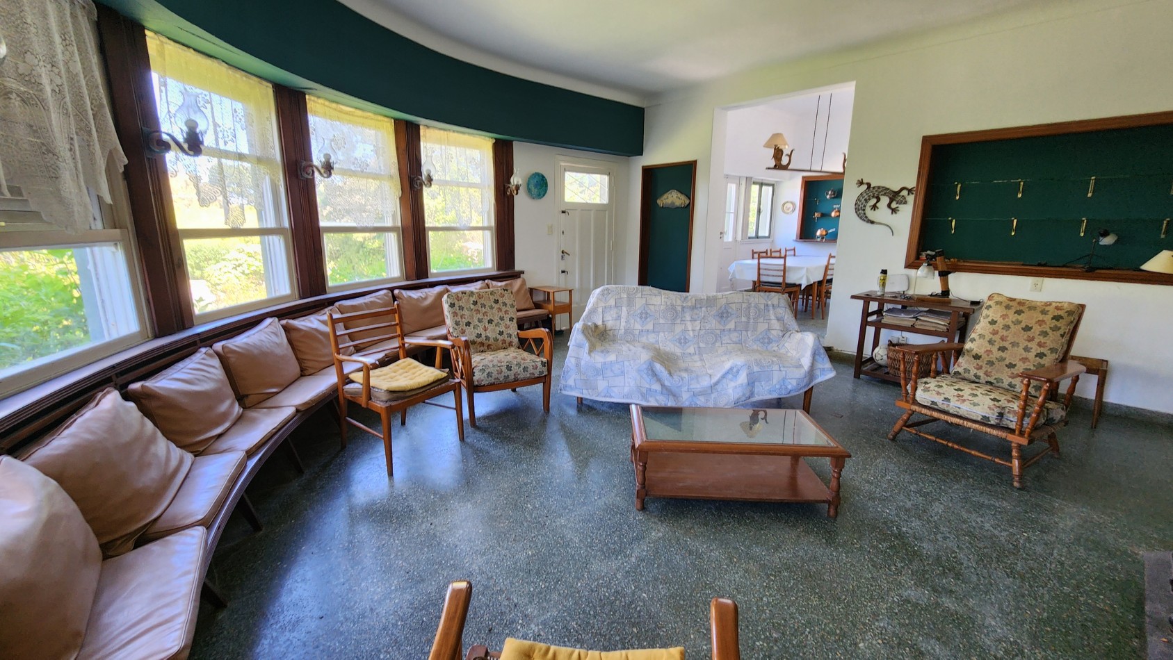 Casa en Venta Pinamar Zona Iglesia A 200 mts del Mar 4 Dormitorios Terraza Garage Jardin Garaje Gas natural