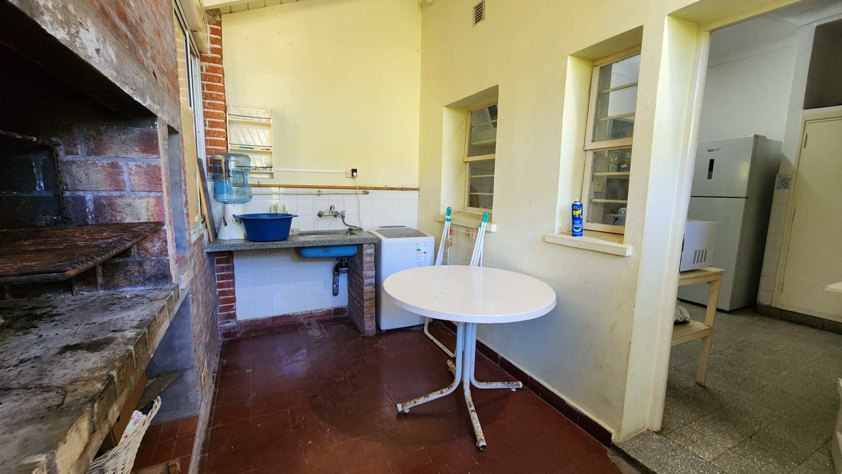 Casa en Venta Pinamar Zona Iglesia A 200 mts del Mar 4 Dormitorios Terraza Garage Jardin Garaje Gas natural