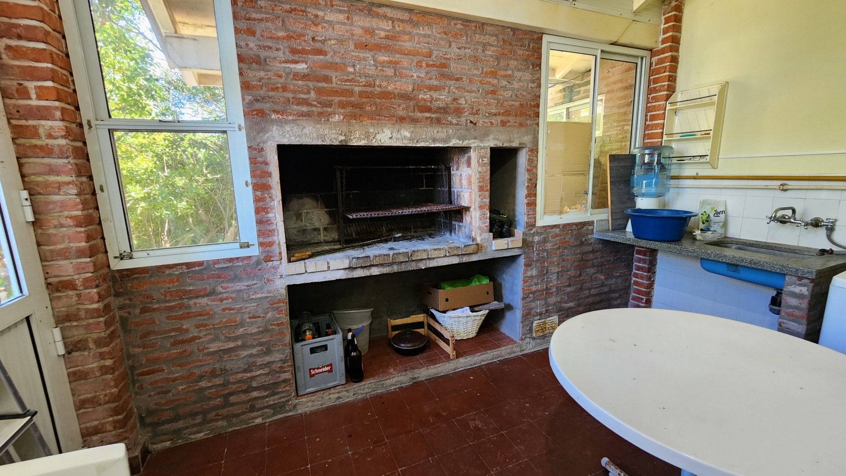 Casa en Venta Pinamar Zona Iglesia A 200 mts del Mar 4 Dormitorios Terraza Garage Jardin Garaje Gas natural