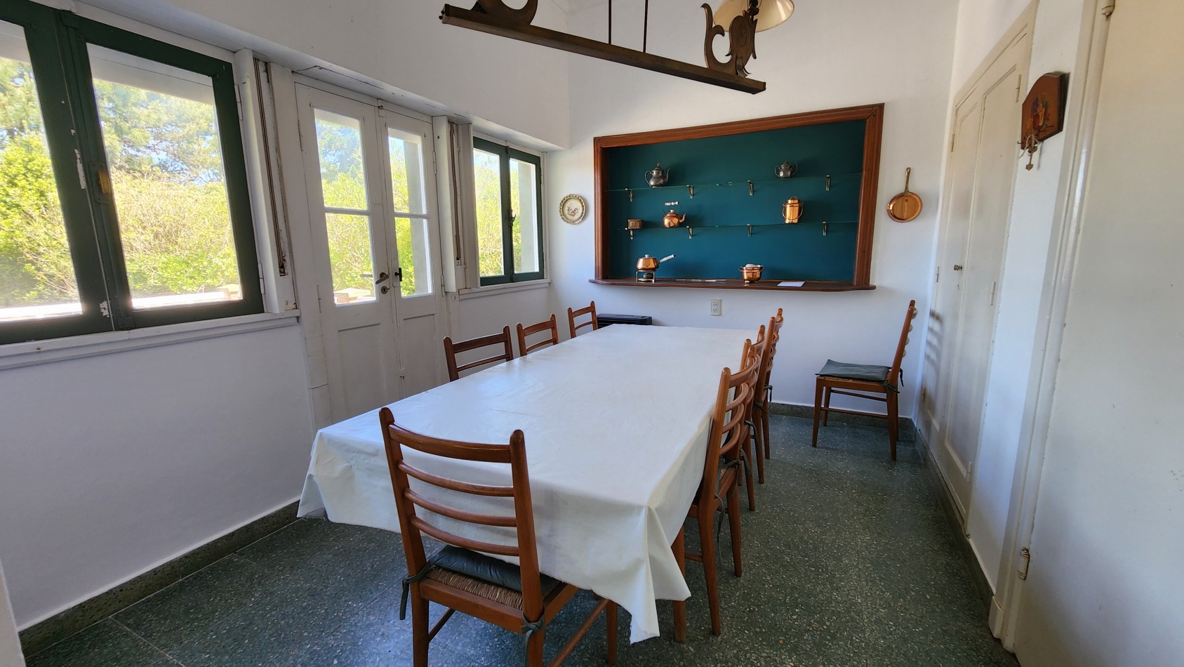 Casa en Venta Pinamar Zona Iglesia A 200 mts del Mar 4 Dormitorios Terraza Garage Jardin Garaje Gas natural