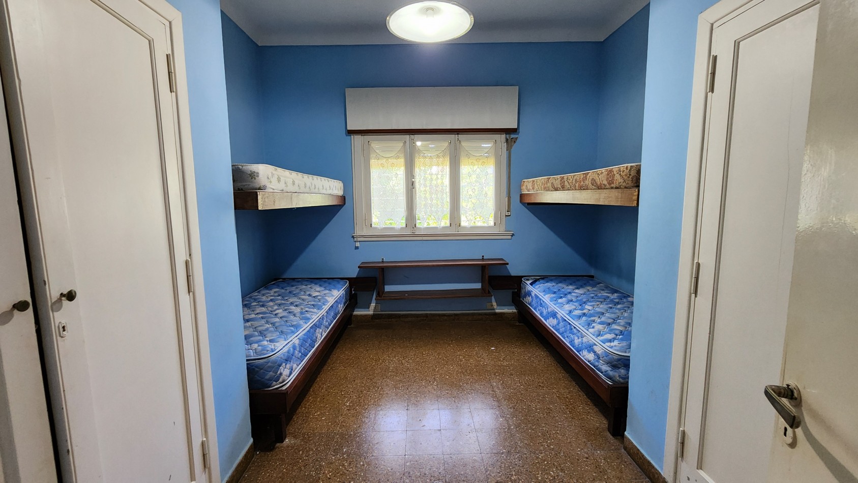 Casa en Venta Pinamar Zona Iglesia A 200 mts del Mar 4 Dormitorios Terraza Garage Jardin Garaje Gas natural