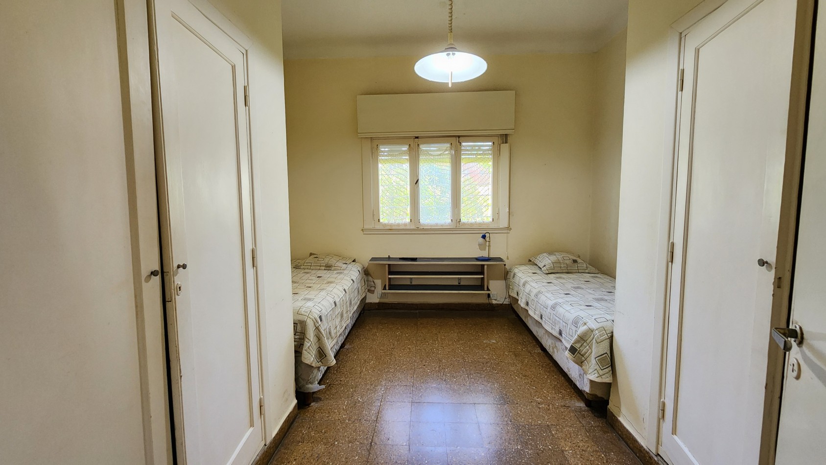 Casa en Venta Pinamar Zona Iglesia A 200 mts del Mar 4 Dormitorios Terraza Garage Jardin Garaje Gas natural