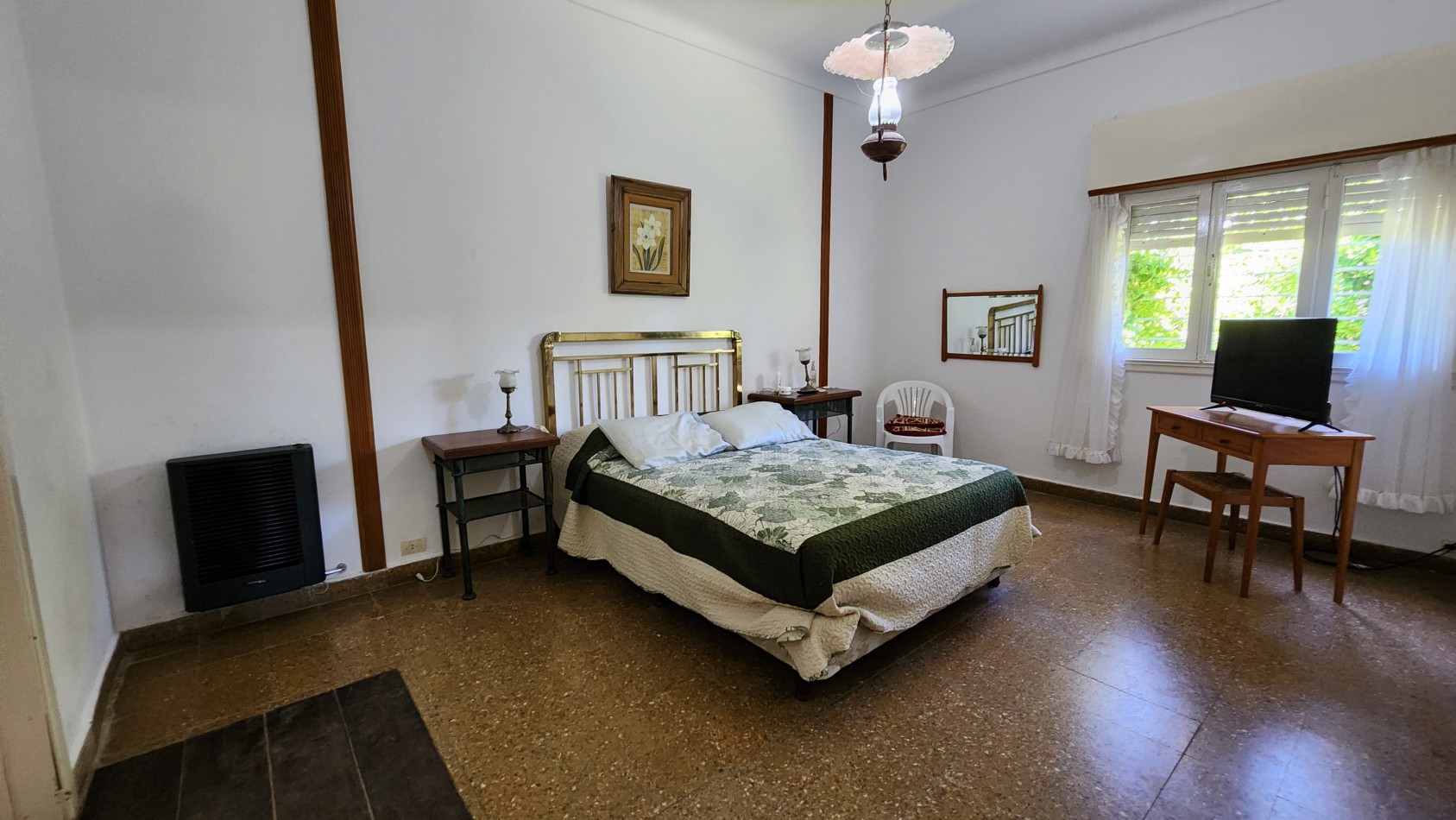 Casa en Venta Pinamar Zona Iglesia A 200 mts del Mar 4 Dormitorios Terraza Garage Jardin Garaje Gas natural