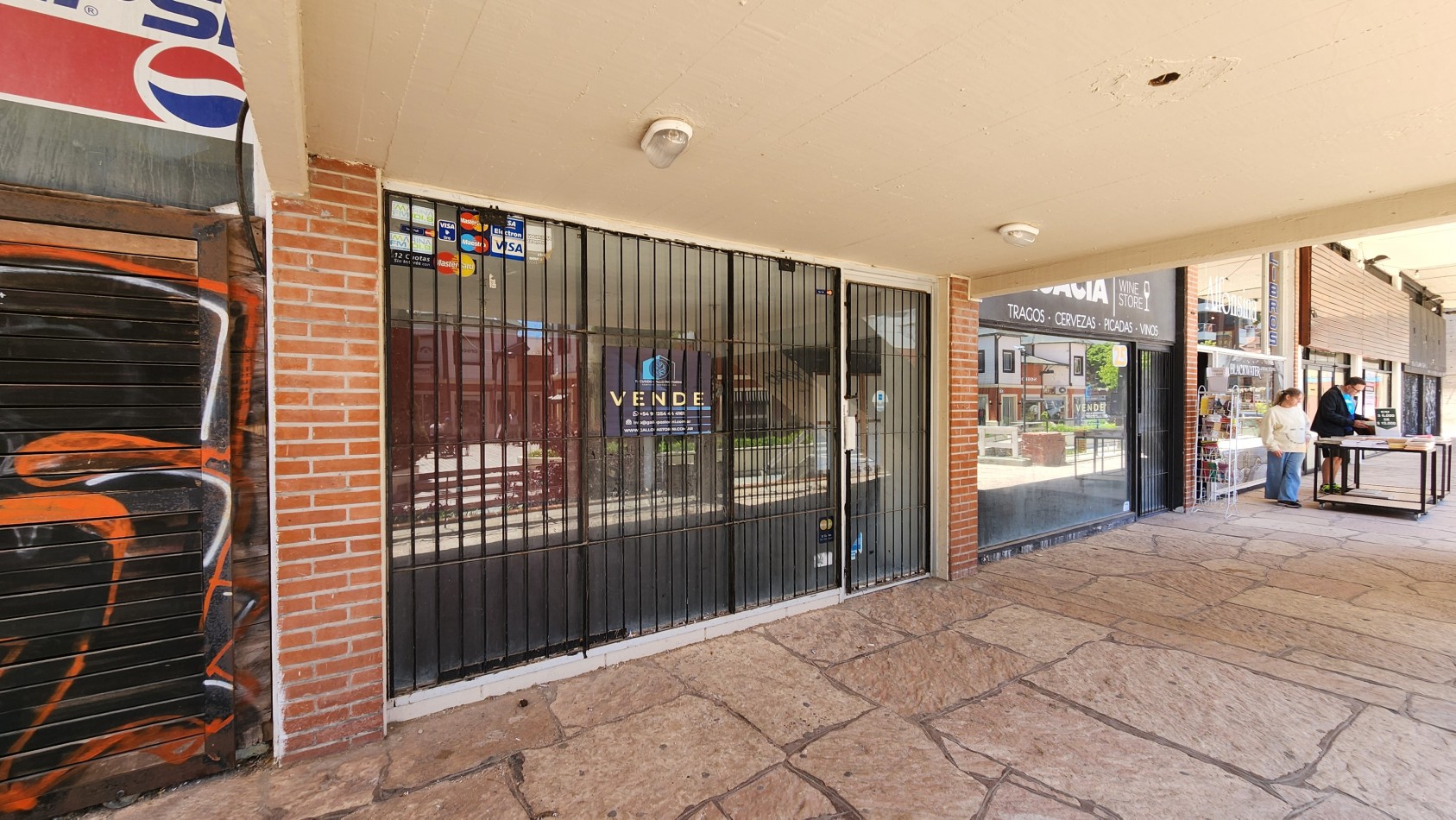 Local comercial-gastronomico en venta Pinamar Centro Galeria Marvento 