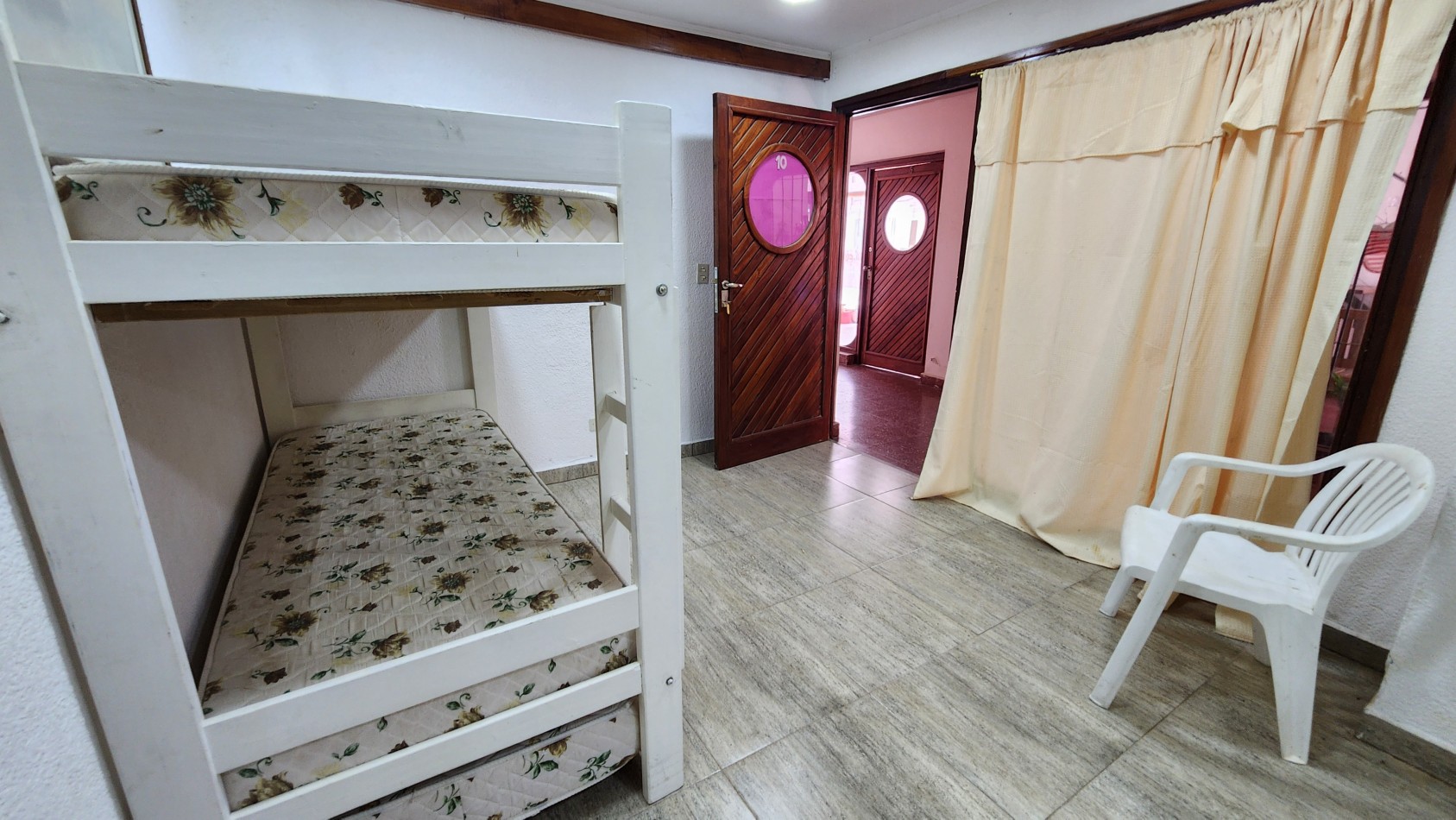 Local + Vivienda en Venta Pinamar Centro Edificio San Sebastian 35 m2 Gas natural Refaccionado