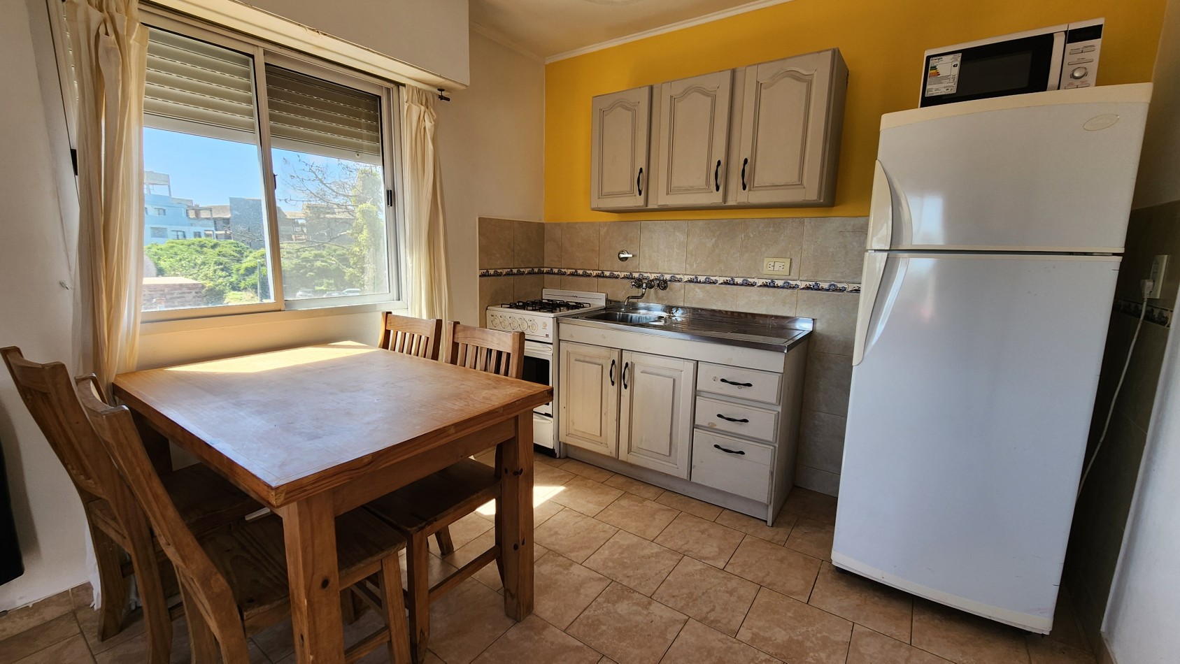 Departamentos y Duplex en Venta en Pinamar Mar de Ostende a 100 mts de la playa 4 Unidades Gas natural