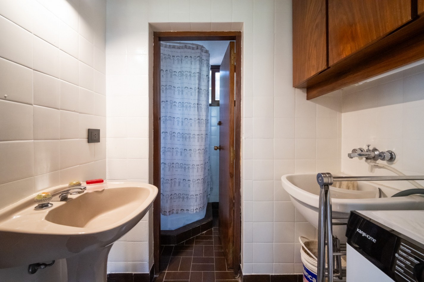 Casa en venta Pinamar zona Golf 5 ambientes + dependencia + departamento y gas natural