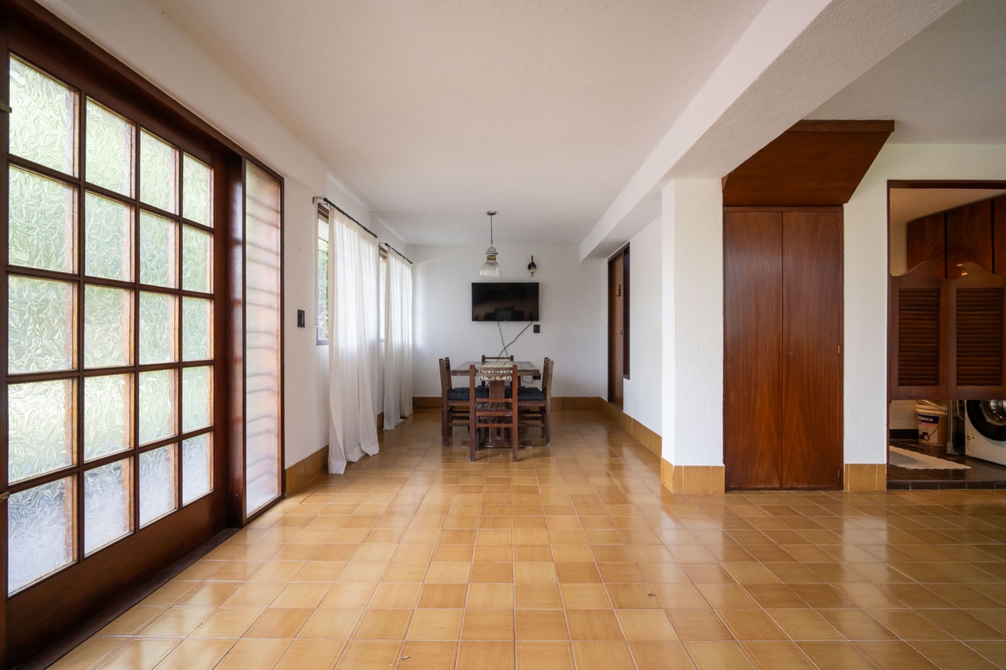 Casa en venta Pinamar zona Golf 5 ambientes + dependencia + departamento y gas natural