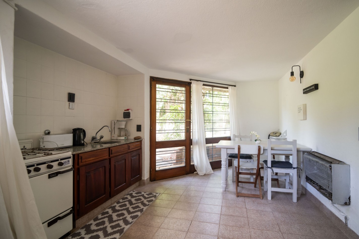 Casa en venta Pinamar zona Golf 5 ambientes + dependencia + departamento y gas natural