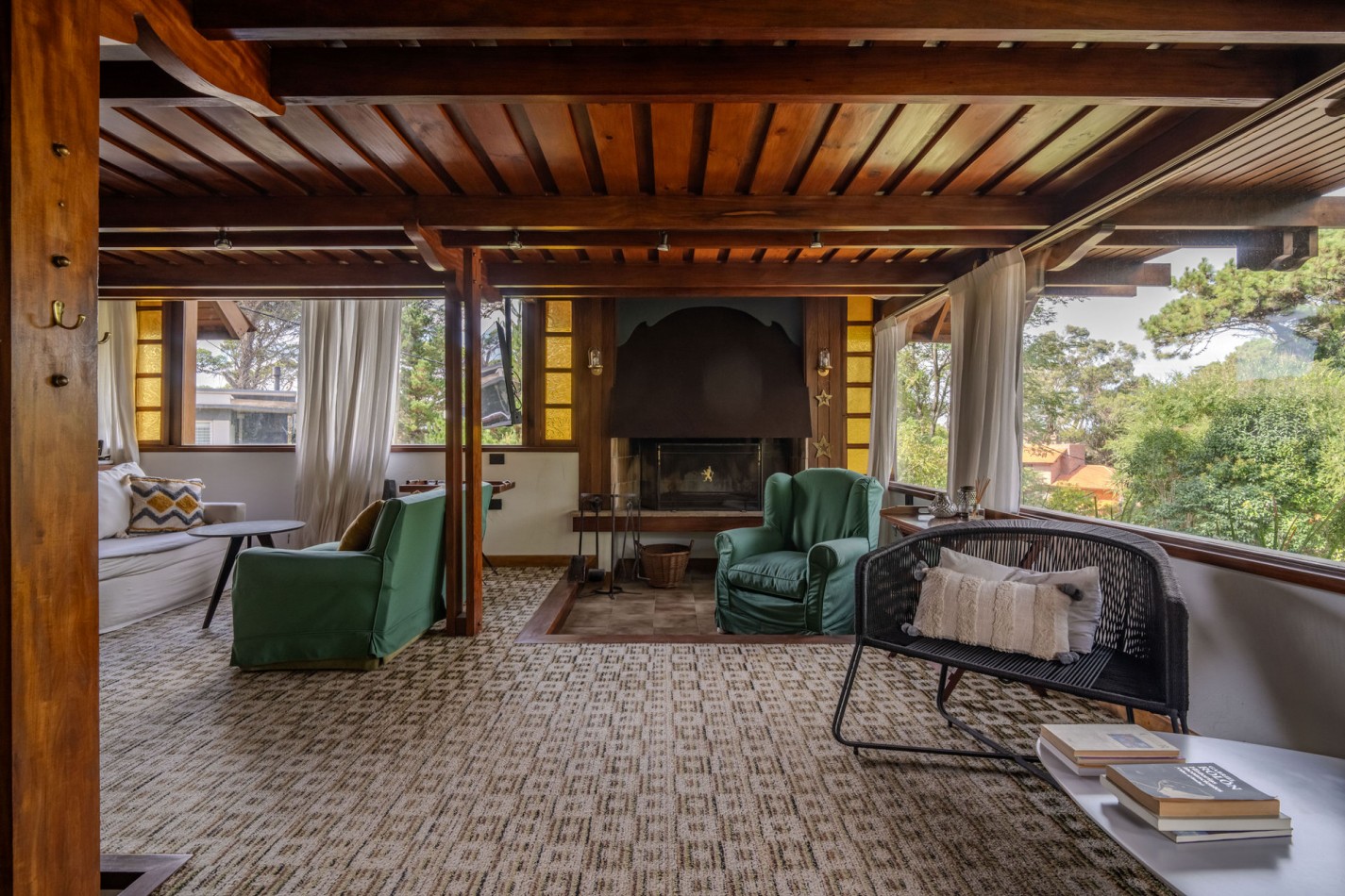 Casa en venta Pinamar zona Golf 5 ambientes + dependencia + departamento y gas natural