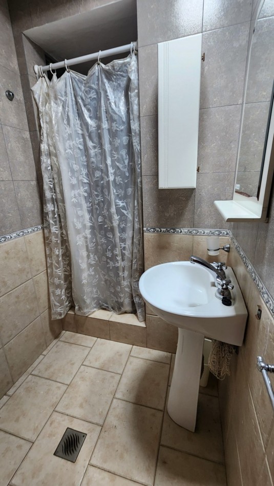 Departamentos y Duplex en Venta en Pinamar Mar de Ostende a 100 mts de la playa 4 Unidades Gas natural
