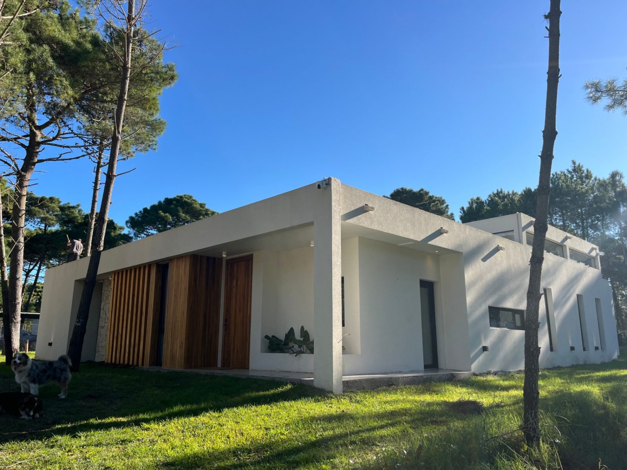 Casa Venta Pinamar Alamos 4 Dormitorios Gas Natural 3 Baños A Estrenar