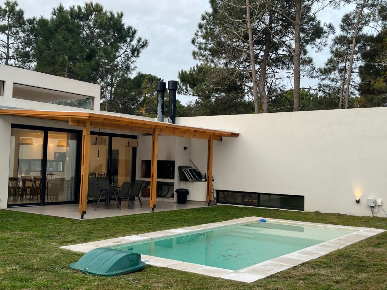 Casa Venta Pinamar Alamos 4 Dormitorios Gas Natural 3 Baños A Estrenar