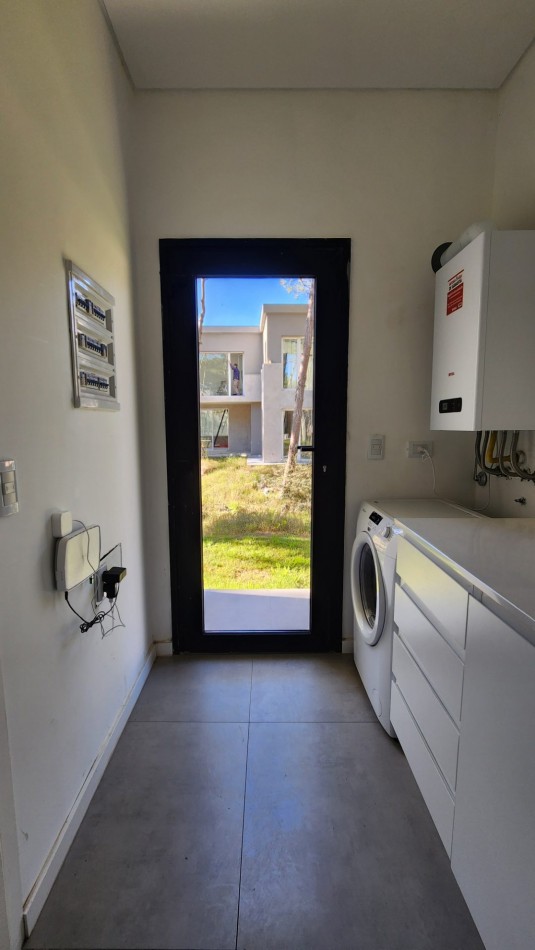 Casa Venta Pinamar Alamos 4 Dormitorios Gas Natural 3 Baños A Estrenar