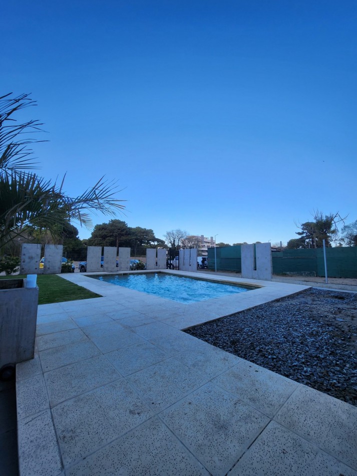 Departamento 2 ambientes con cochera y piscina Pinamar 