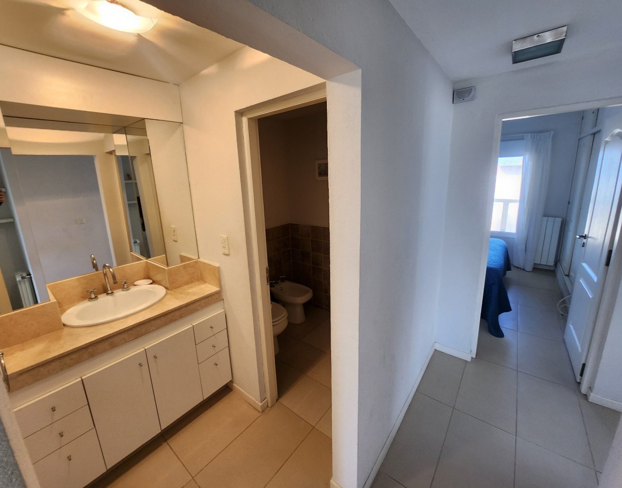 Departamento en Venta Mar de Ostende Pinamar 3 Ambientes Frente al mar Gas natural Cochera