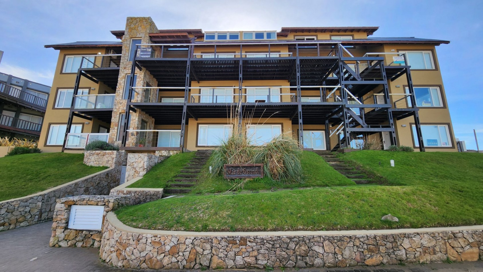 Departamento en Venta Mar de Ostende Pinamar 3 Ambientes Frente al mar Gas natural Cochera