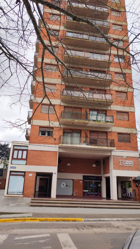 Local en Venta Pinamar Apto profesional Frente a calle Constitucion