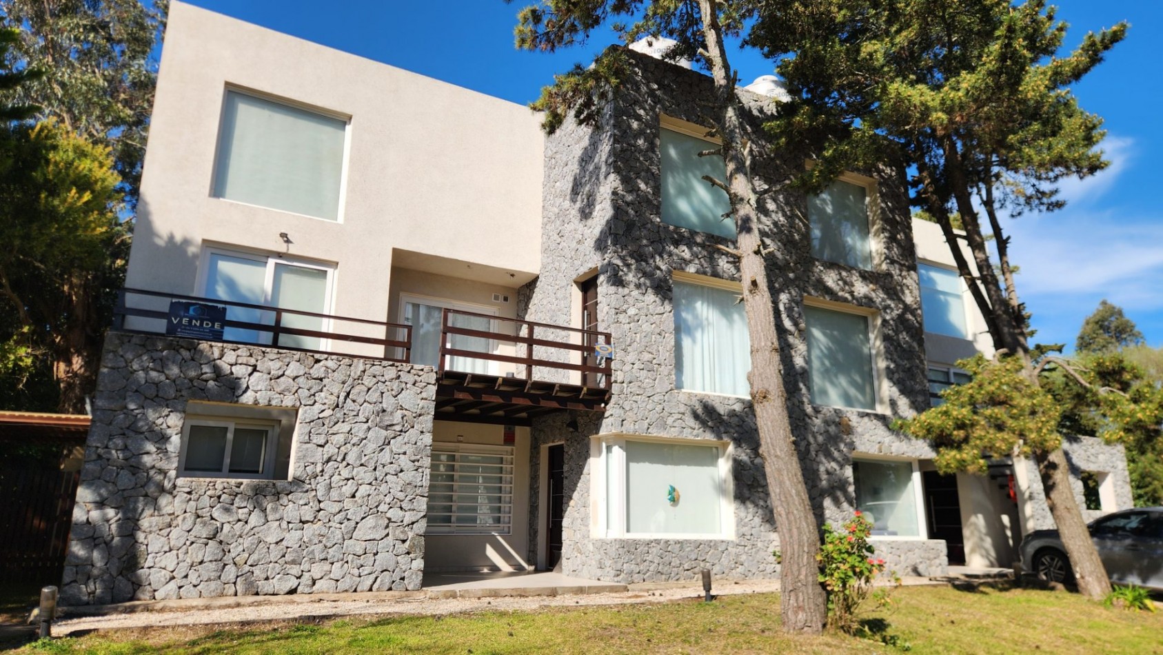 Impecable departamento de 3 ambientes.