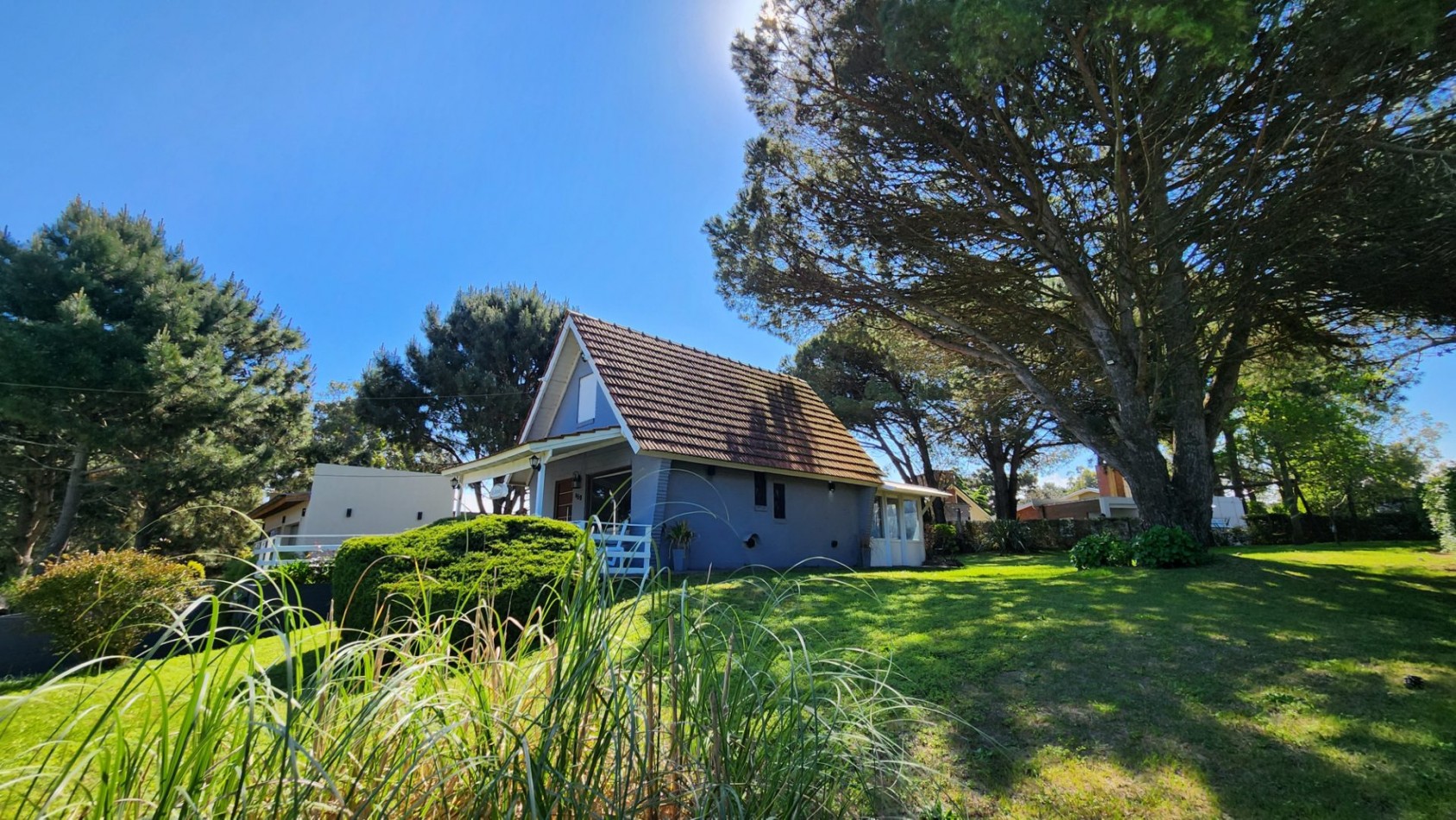 Casa en Venta Pinamar-Ostende 5 Ambientes 2 Dormitorios 2 Baños Gas natural Quincho cerrado Amplio Jardin