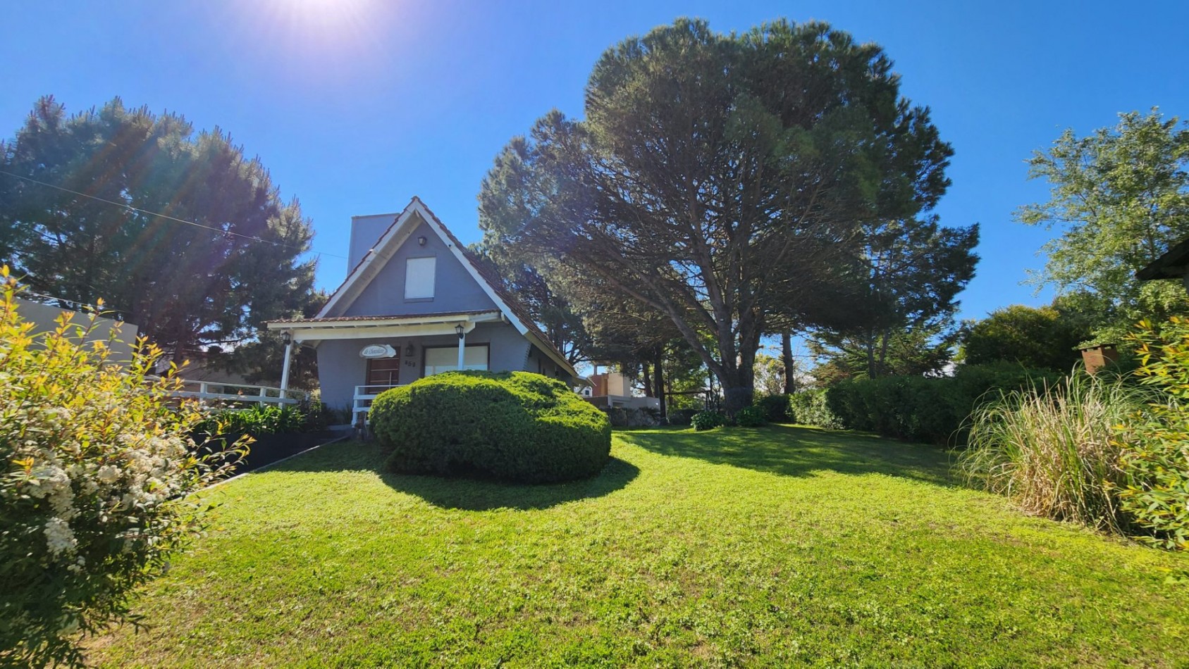 Casa en Venta Pinamar-Ostende 5 Ambientes 2 Dormitorios 2 Baños Gas natural Quincho cerrado Amplio Jardin