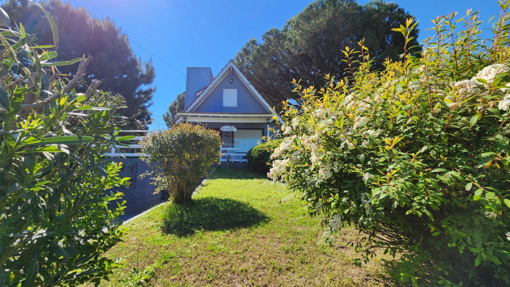 Casa en Venta Pinamar-Ostende 5 Ambientes 2 Dormitorios 2 Baños Gas natural Quincho cerrado Amplio Jardin