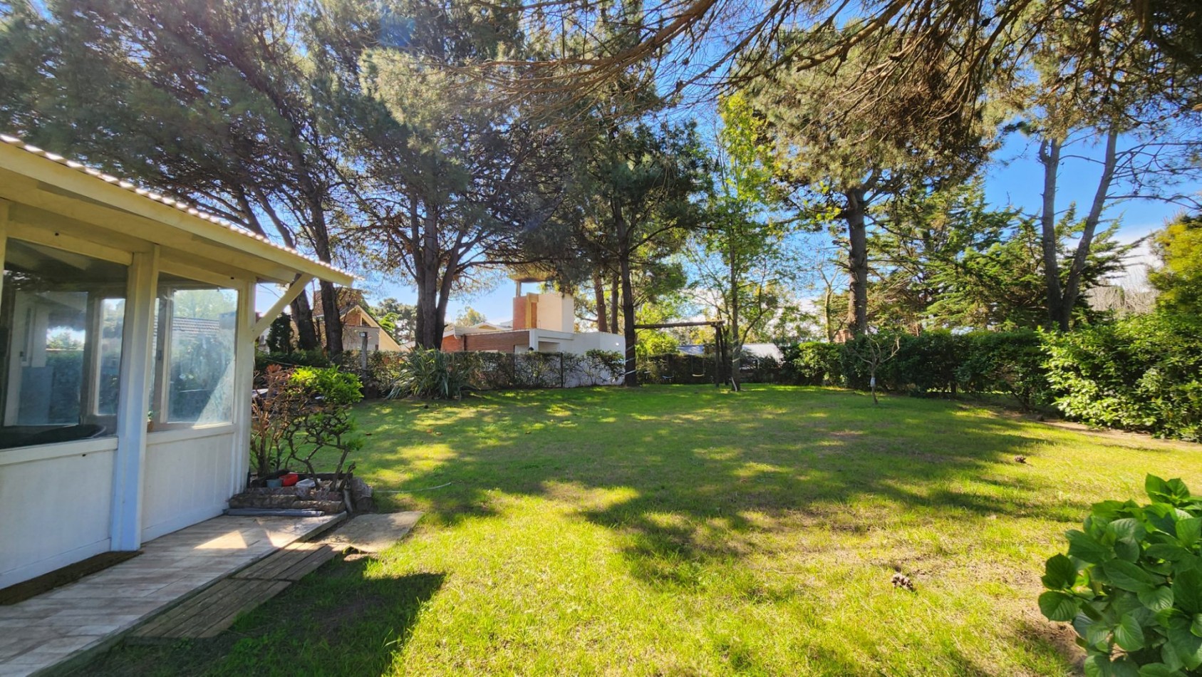 Casa en Venta Pinamar-Ostende 5 Ambientes 2 Dormitorios 2 Baños Gas natural Quincho cerrado Amplio Jardin
